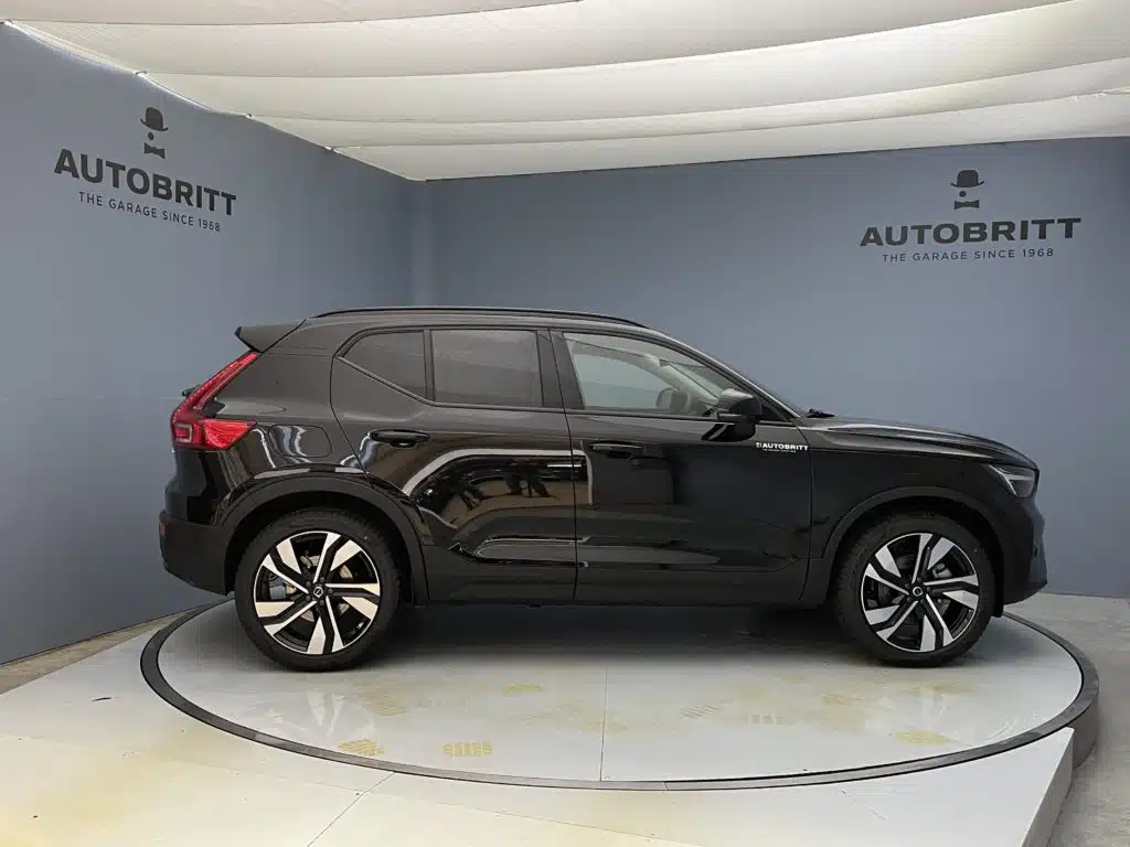 Volvo XC40 2.0 B3 MH Plus Dark