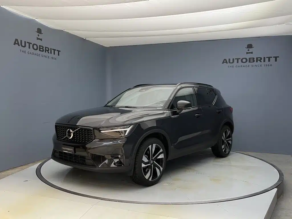 Volvo XC40 2.0 B3 MH Plus Dark