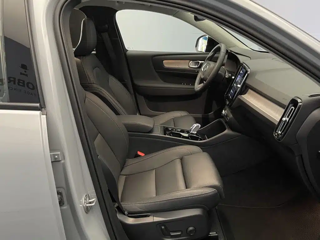 Volvo XC40 2.0 B4 MH Ultra Dark