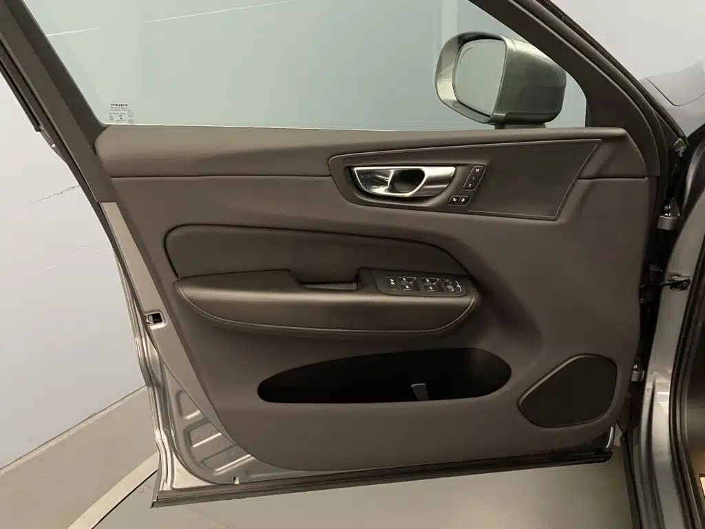 Volvo XC60 2.0 T8 TE Momentum eAWD