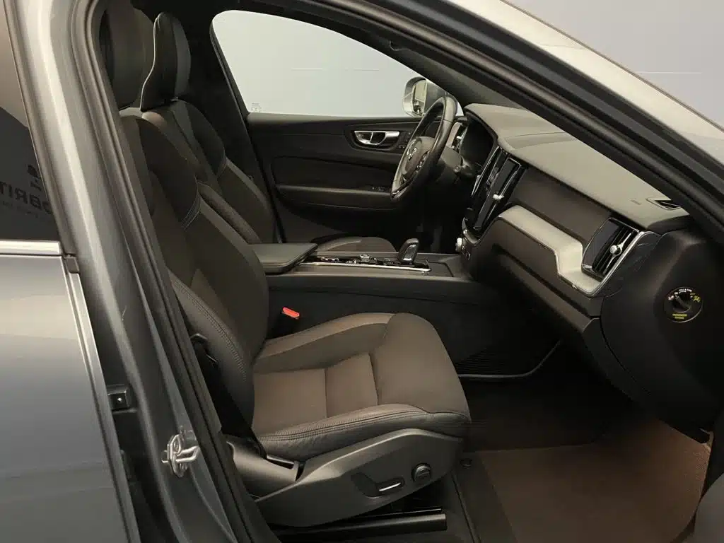 Volvo XC60 2.0 T8 TE Momentum eAWD
