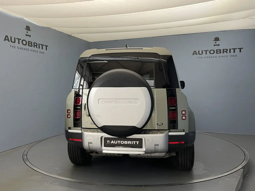 Land Rover Defender 110 2.0 SD4 240 S