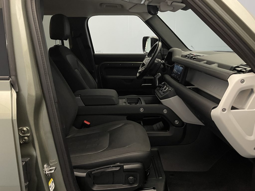 Land Rover Defender 110 2.0 SD4 240 S