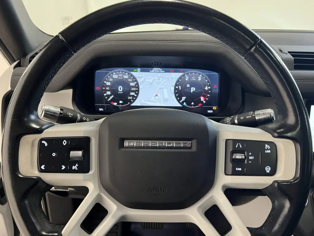 Land Rover Defender 110 3.0 D I6 250