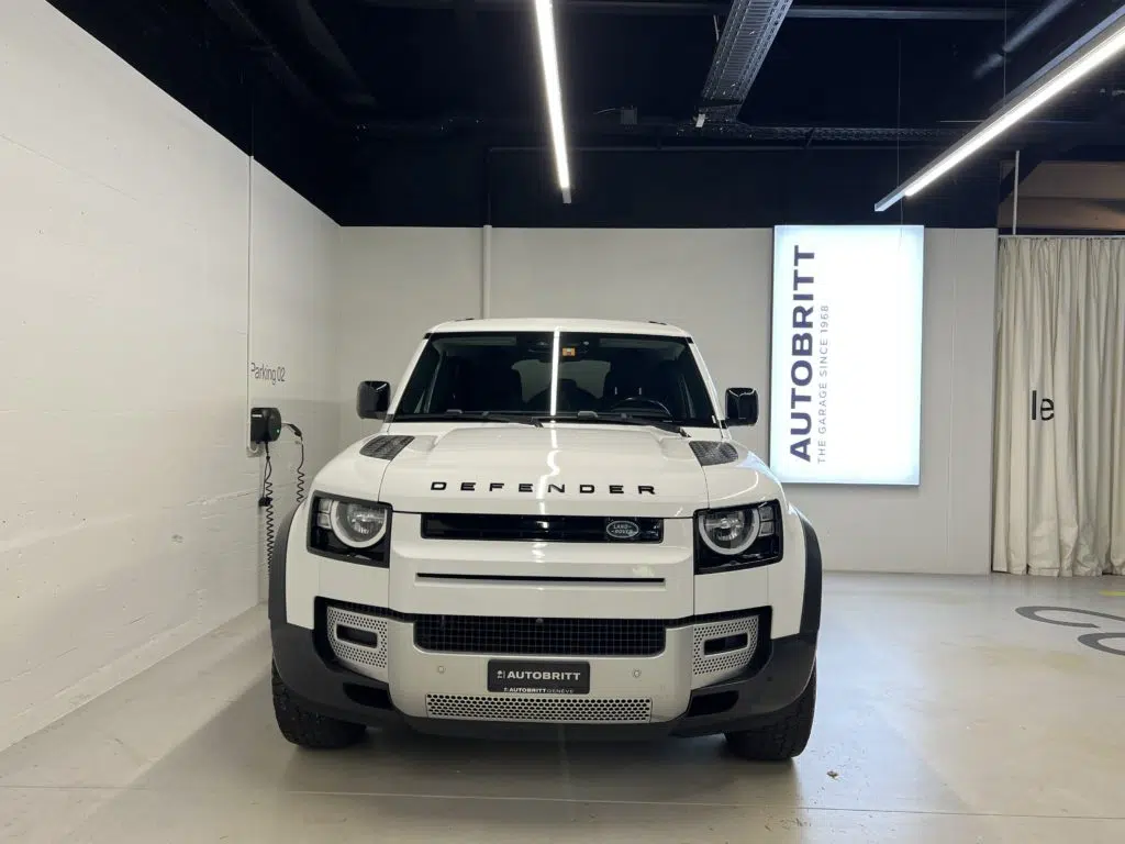 Land Rover Defender 110 3.0 D I6 250