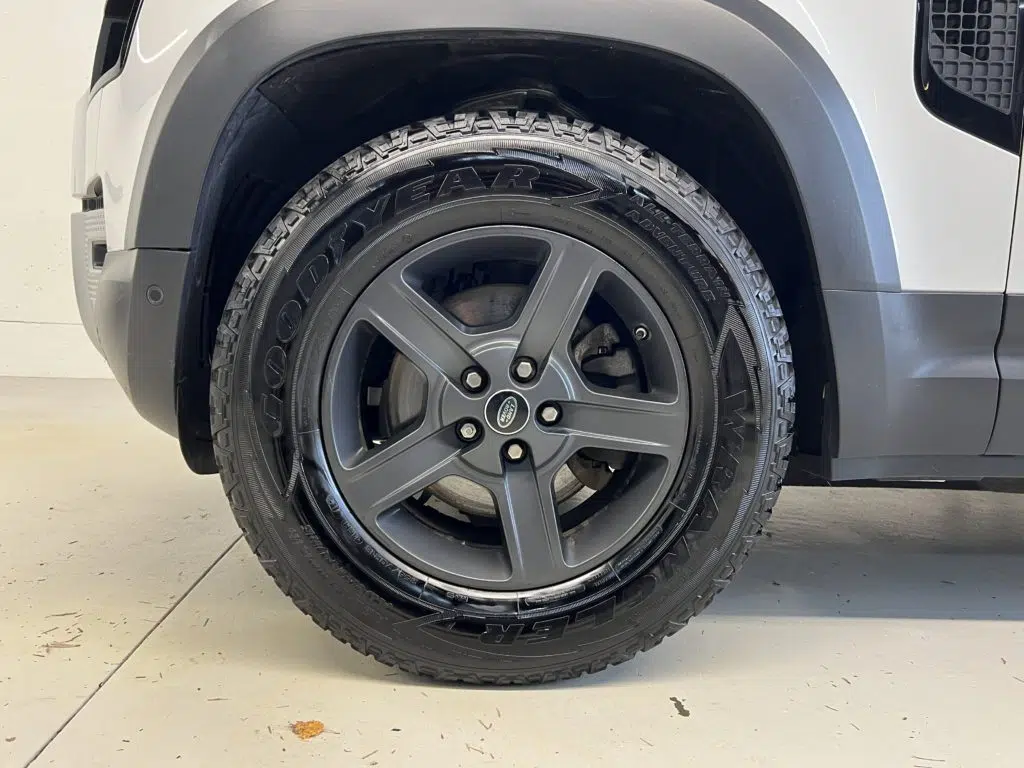 Land Rover Defender 110 3.0 D I6 250