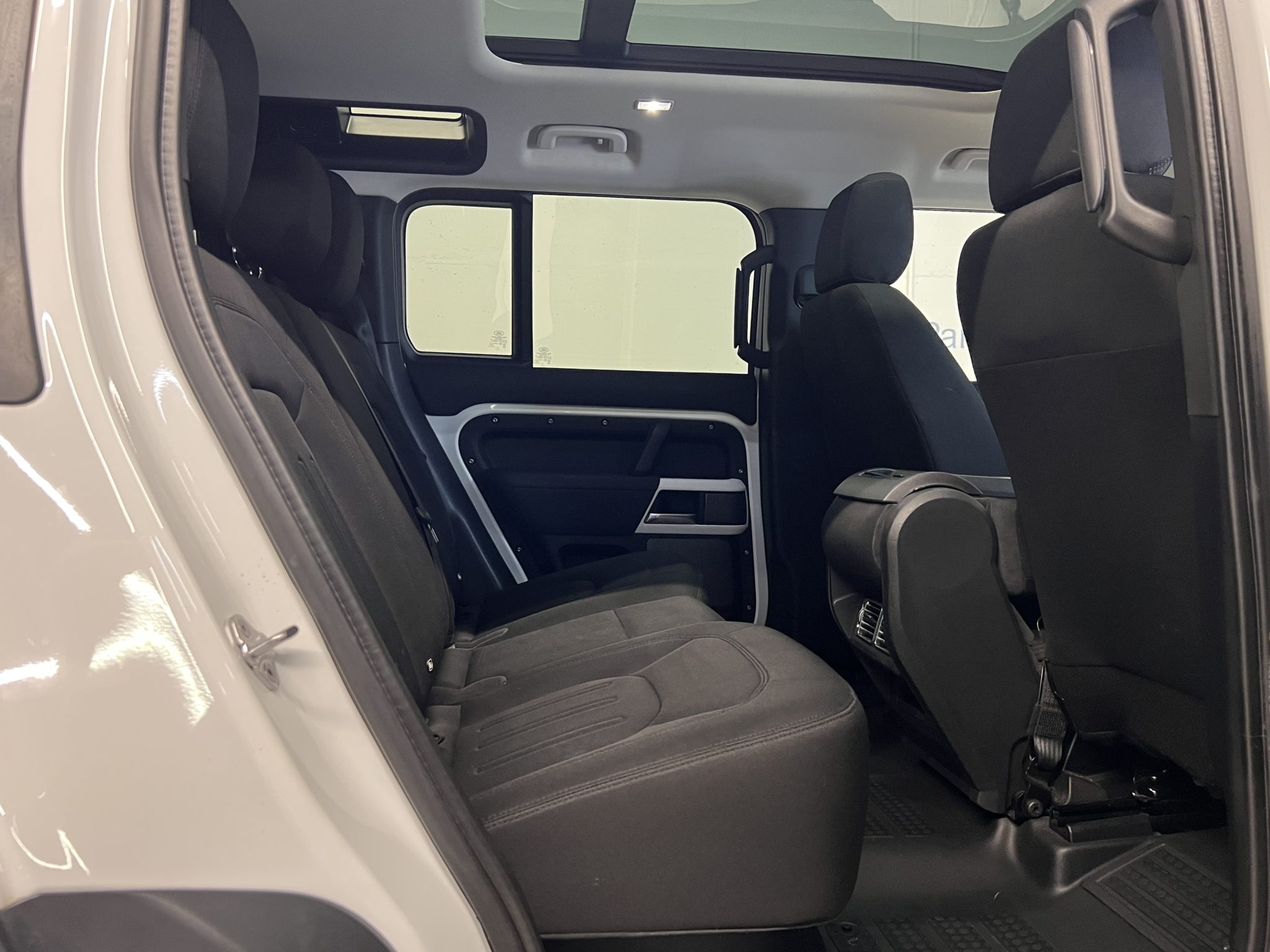 Land Rover Defender 110 3.0 D I6 250