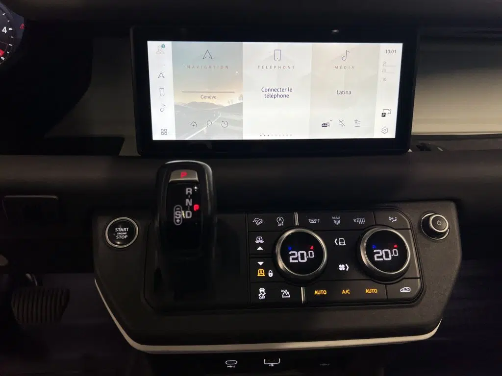 Land Rover Defender 110 3.0 D I6 250