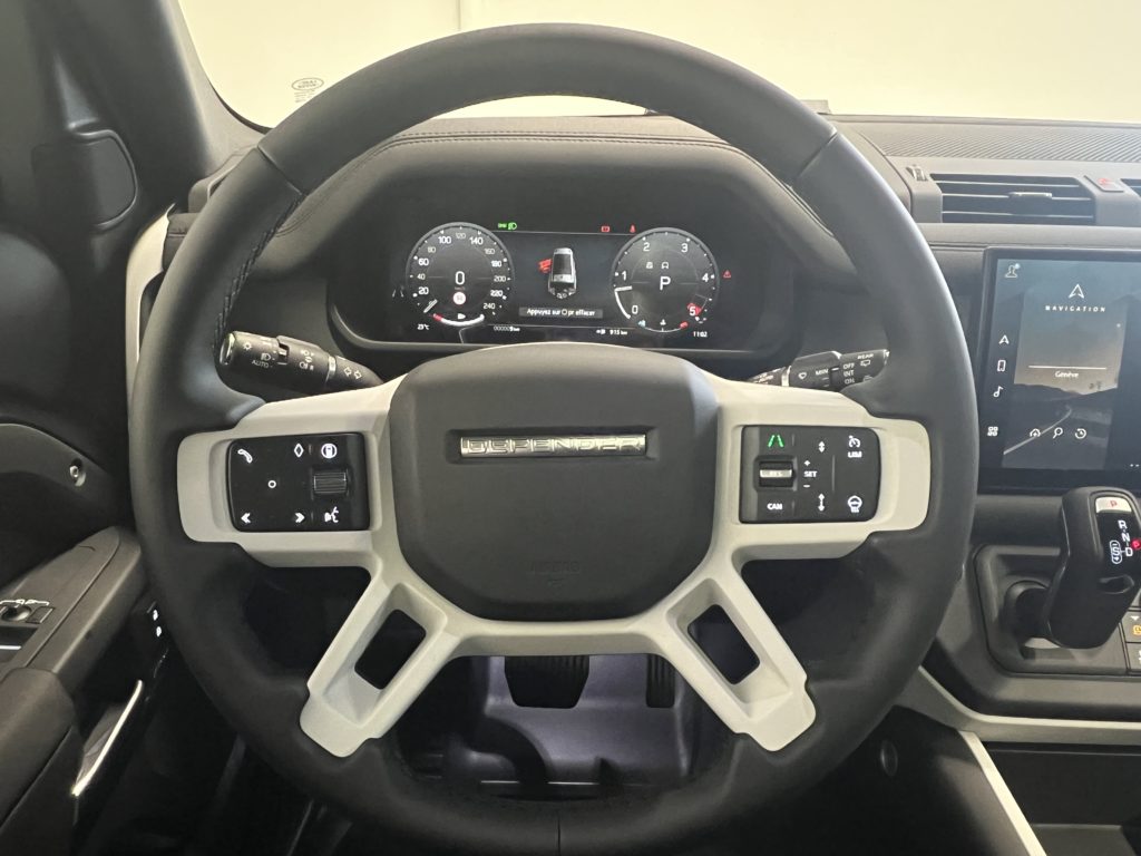 Land Rover Defender 130 3.0 D I6 S