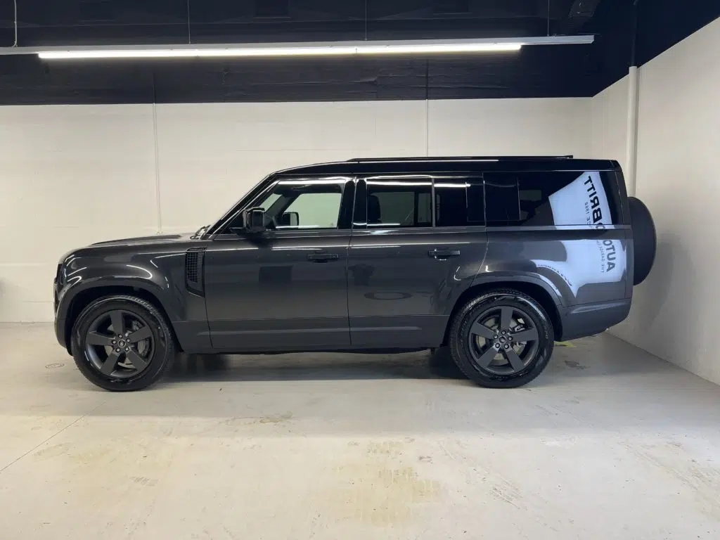 Land Rover Defender 130 3.0 D I6 S