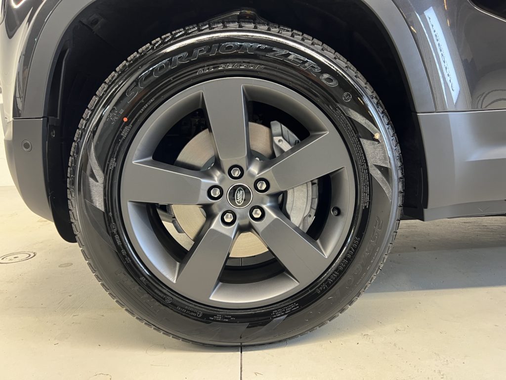 Land Rover Defender 130 3.0 D I6 S