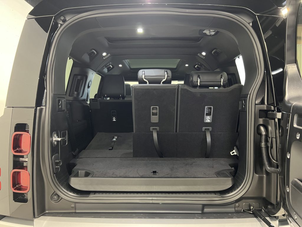 Land Rover Defender 130 3.0 D I6 S