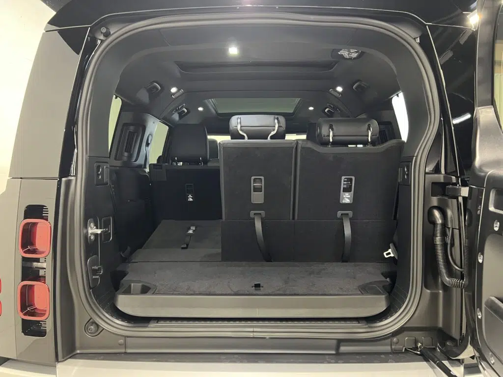 Land Rover Defender 130 3.0 D I6 S