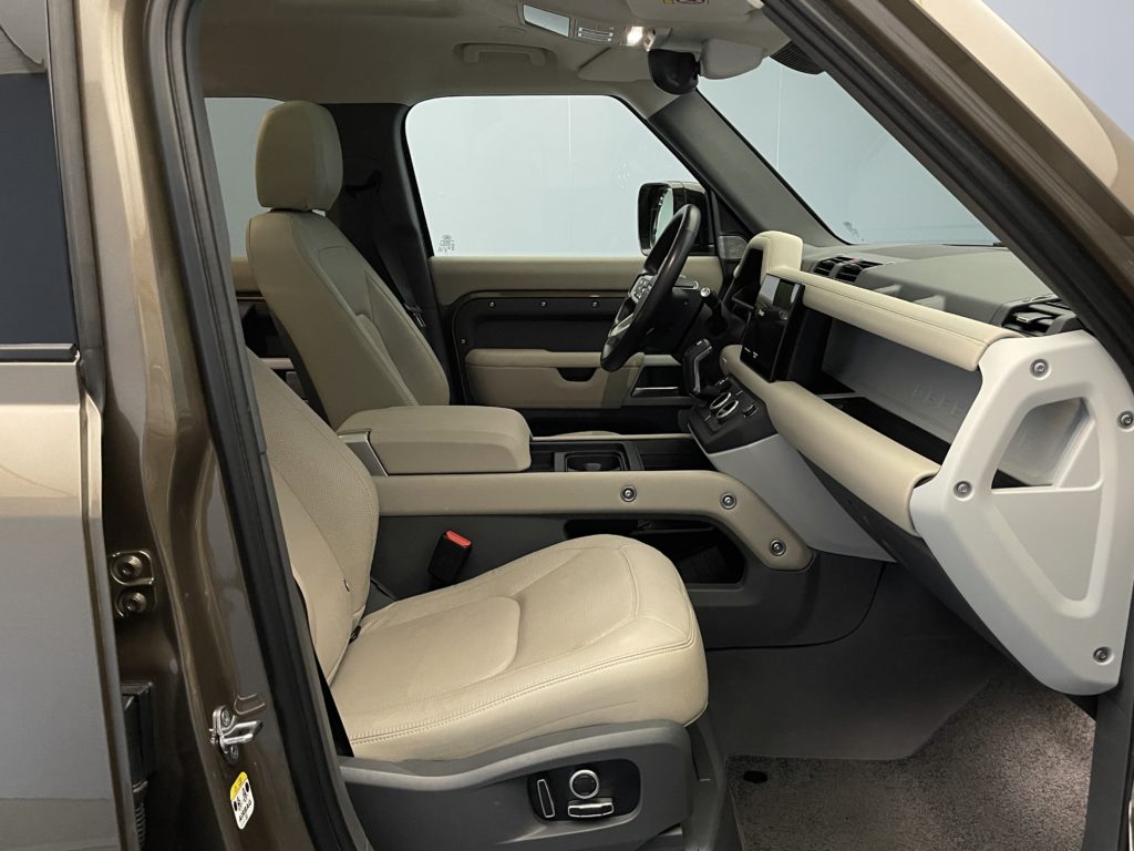 Land Rover Defender 130 3.0 D I6 SE