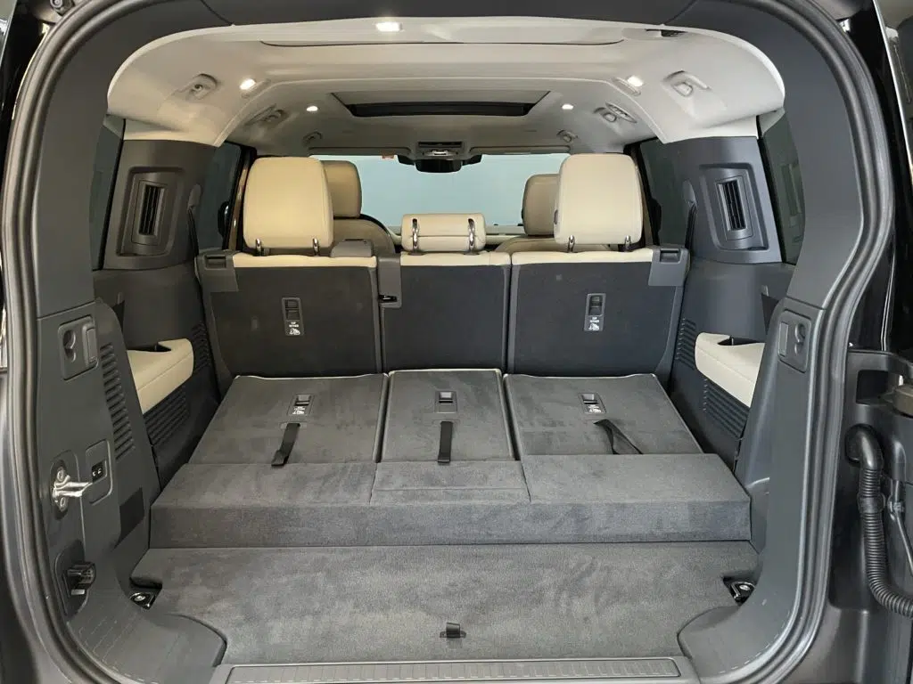 Land Rover Defender 130 3.0 D I6 SE