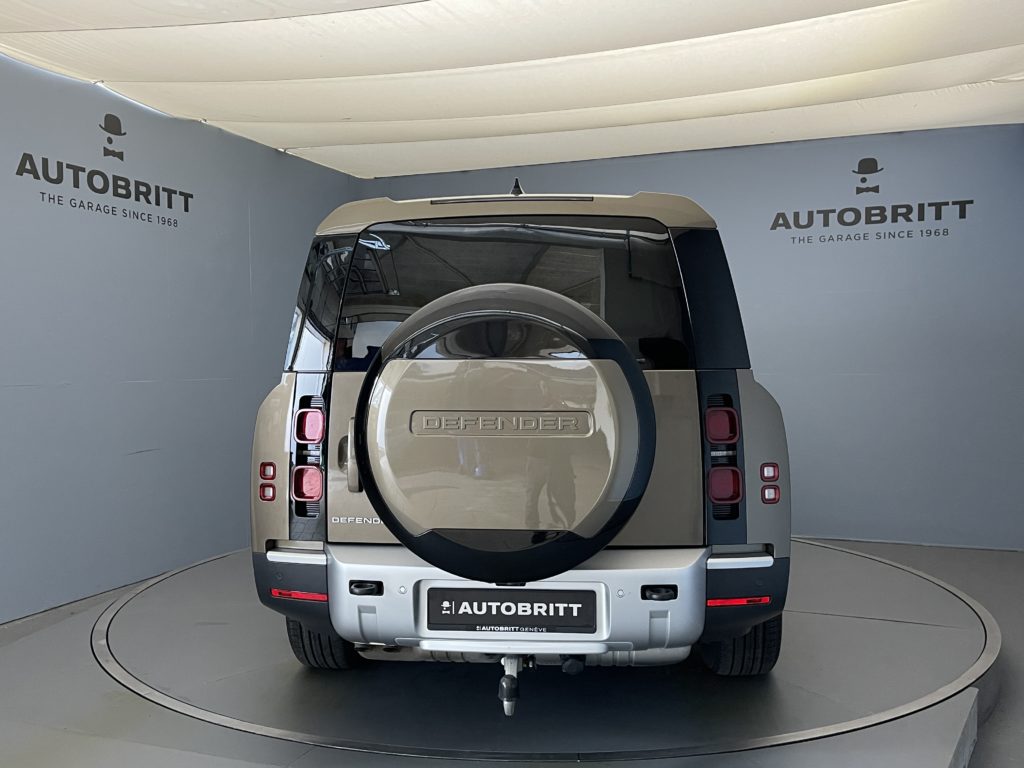 Land Rover Defender 130 3.0 D I6 SE