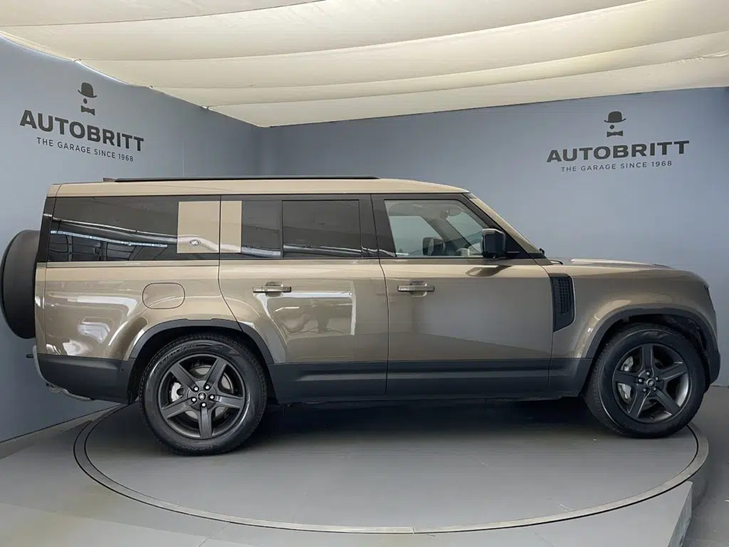 Land Rover Defender 130 3.0 D I6 SE