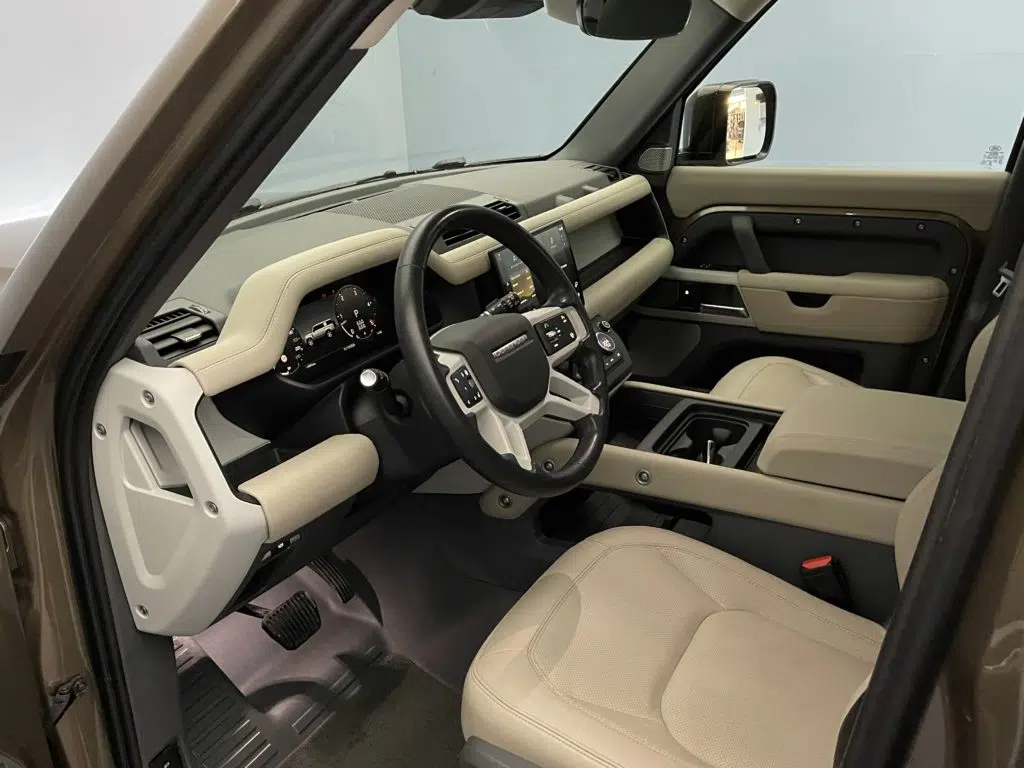 Land Rover Defender 130 3.0 D I6 SE