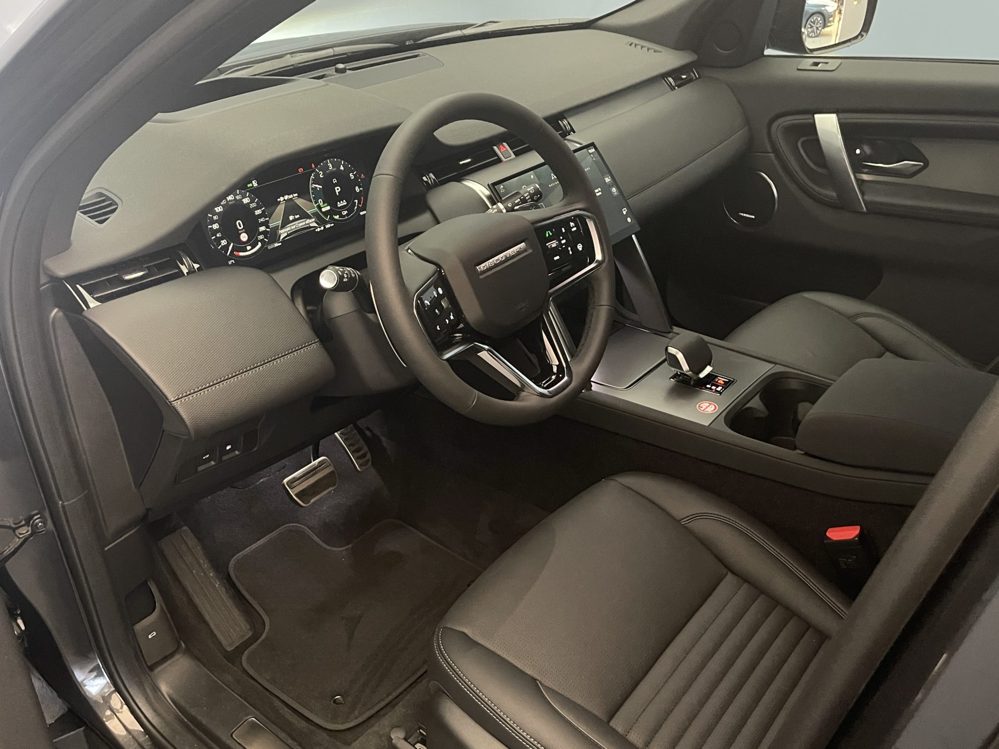 Land Rover Discovery Sport 1.5 T 270e Dynamic SE