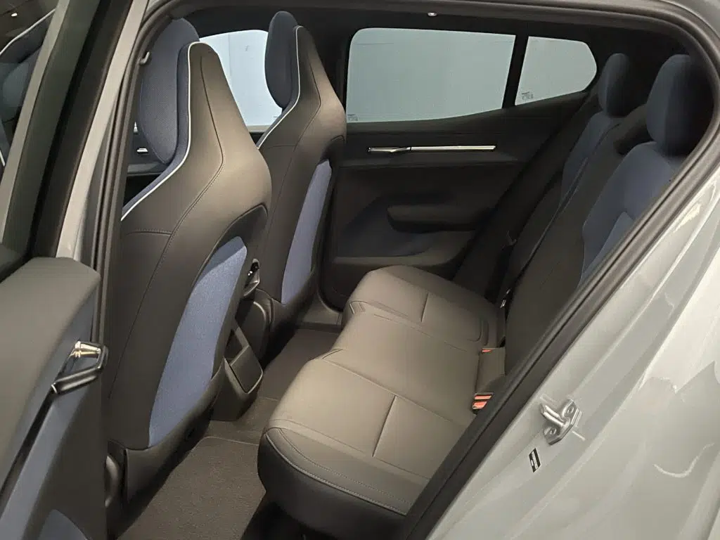 Volvo EX30 CC E60 Twin Performance AWD