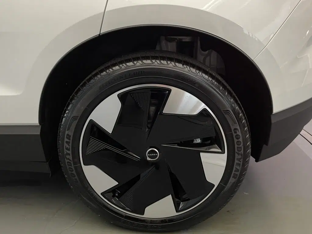 Volvo EX30 Single Motor Extended Range