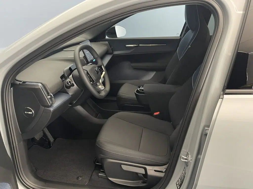 Volvo EX30 Single Motor Extended Range