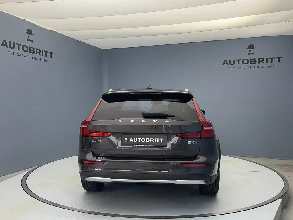 Volvo V60 Cross Country 2.0 B4 Ultimate AWD
