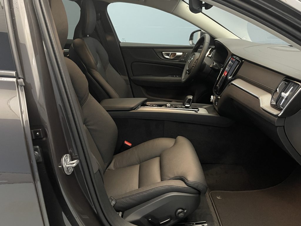 Volvo V60 Cross Country 2.0 B4 Ultimate AWD