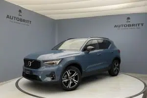 Volvo XC40 2.0 B3 MH Plus Dark