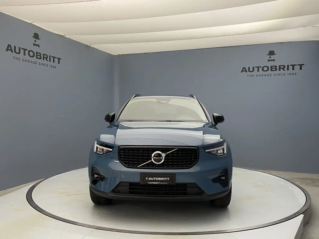 Volvo XC40 2.0 B3 MH Plus Dark