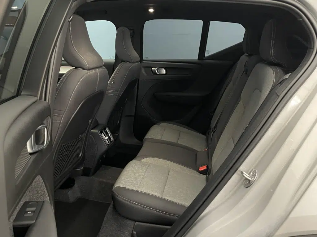 Volvo XC40 2.0 B3 MH Plus Dark