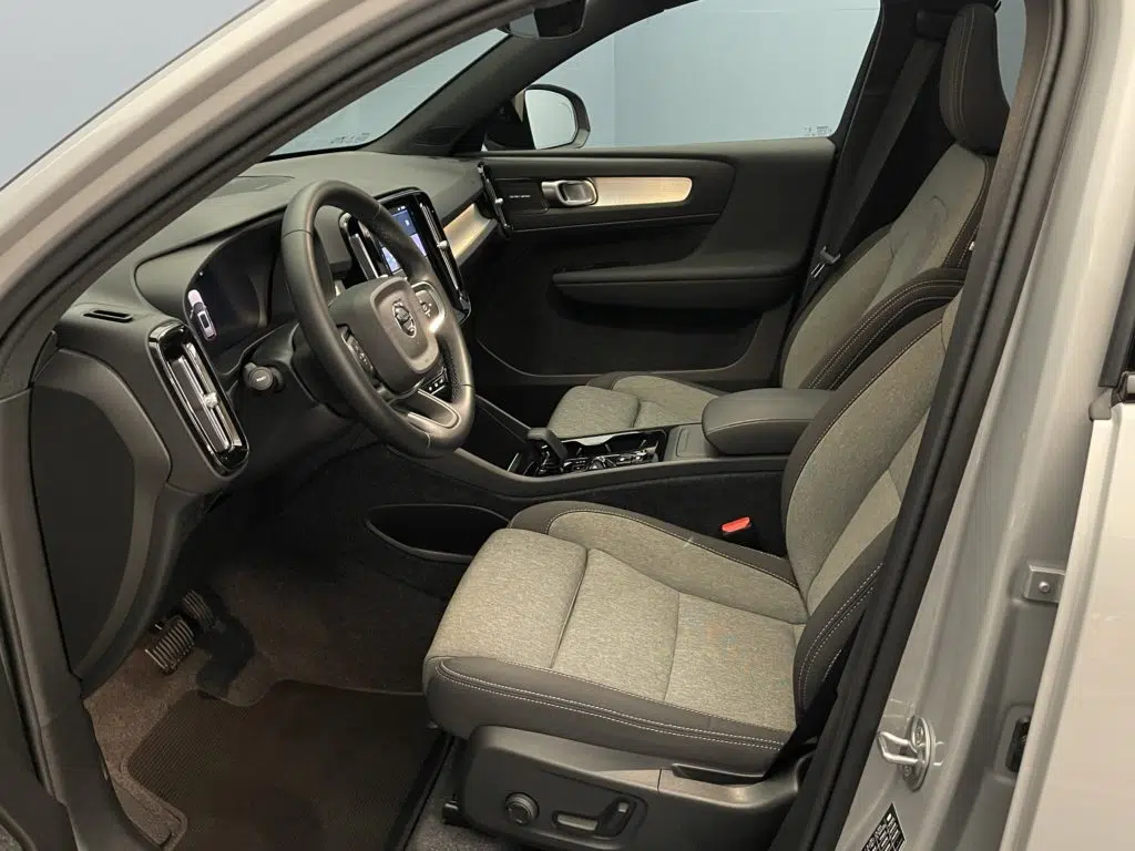 Volvo XC40 2.0 B3 MH Plus Dark