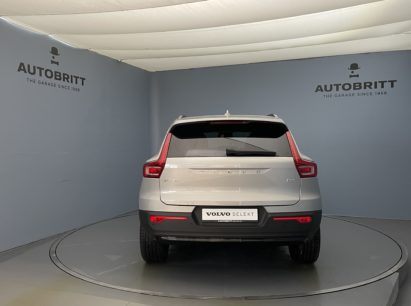 Volvo XC40 2.0 B3 MH Plus Dark