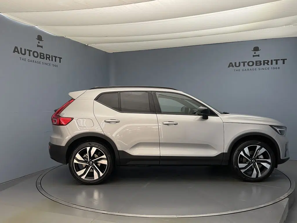 Volvo XC40 2.0 B3 MH Plus Dark