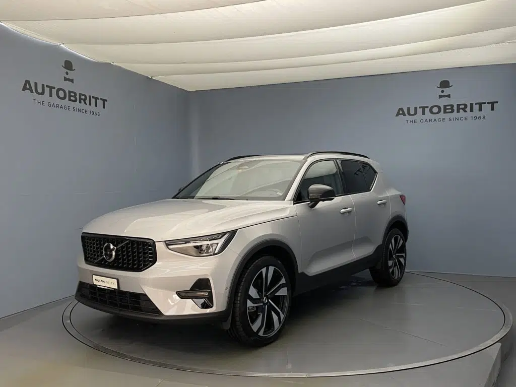 Volvo XC40 2.0 B3 MH Plus Dark