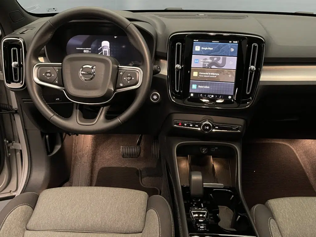 Volvo XC40 2.0 B3 MH Plus Dark