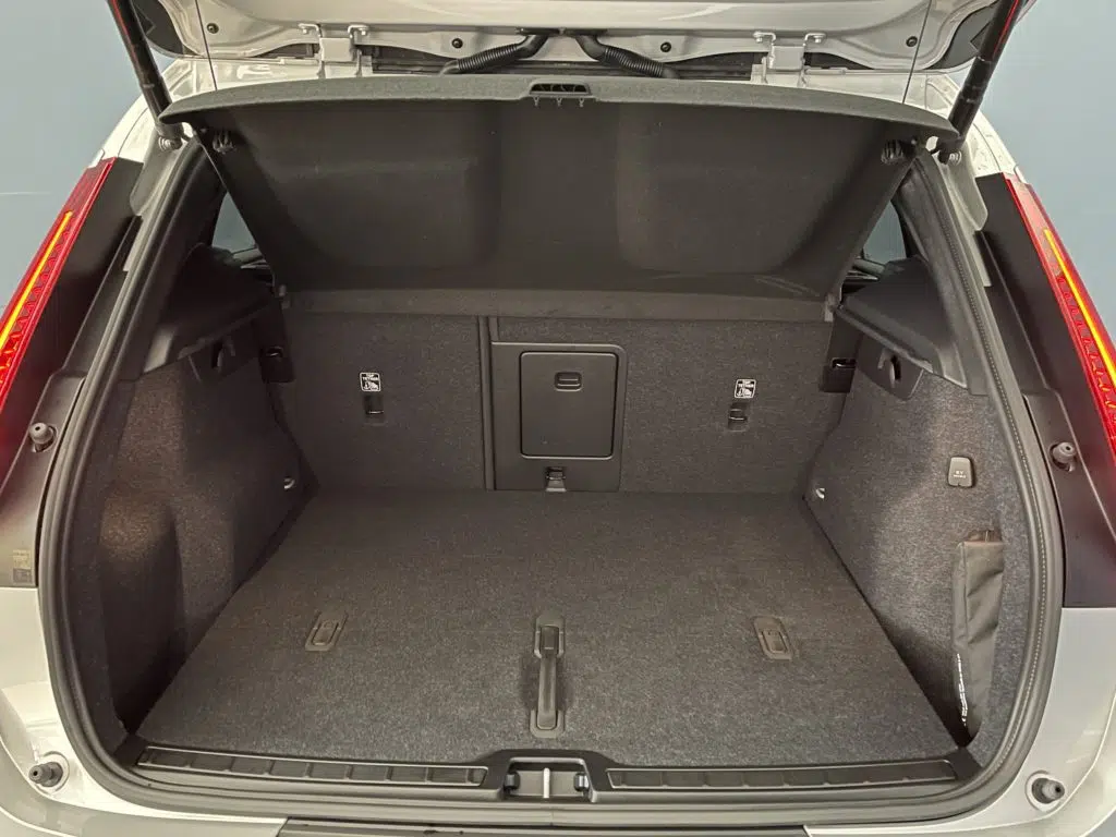 Volvo XC40 2.0 B3 MH Plus Dark