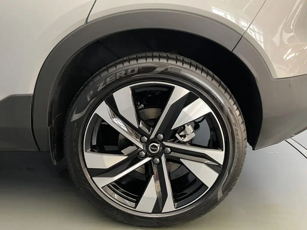 Volvo XC40 2.0 B3 MH Plus Dark