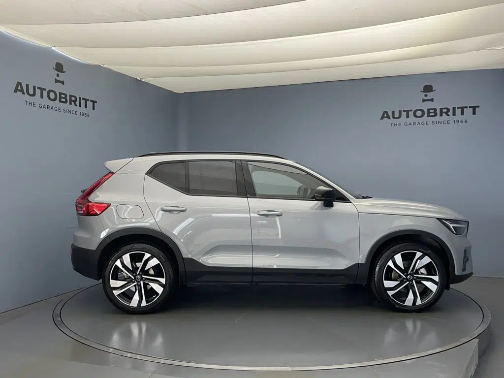 Volvo XC40 2.0 B3 MH Plus Dark