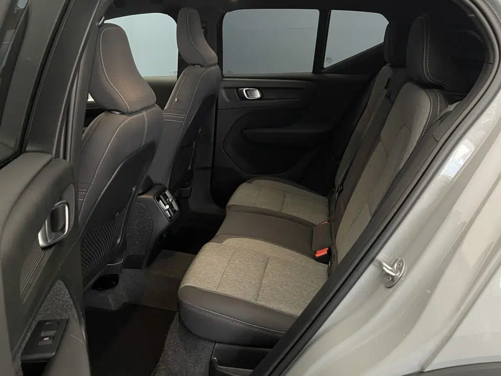 Volvo XC40 2.0 B3 MH Plus Dark