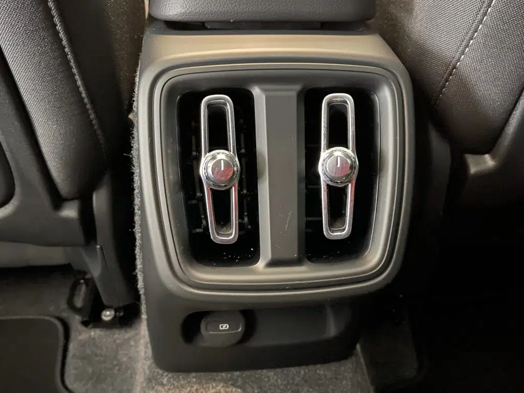 Volvo XC40 2.0 B3 MH Plus Dark