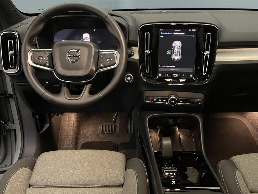 Volvo XC40 2.0 B3 MH Plus Dark