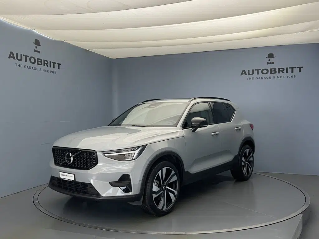Volvo XC40 2.0 B3 MH Plus Dark