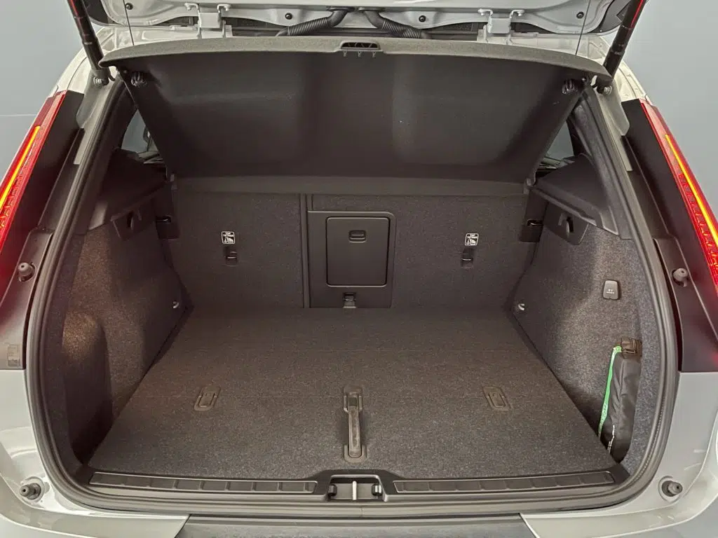 Volvo XC40 2.0 B3 MH Plus Dark