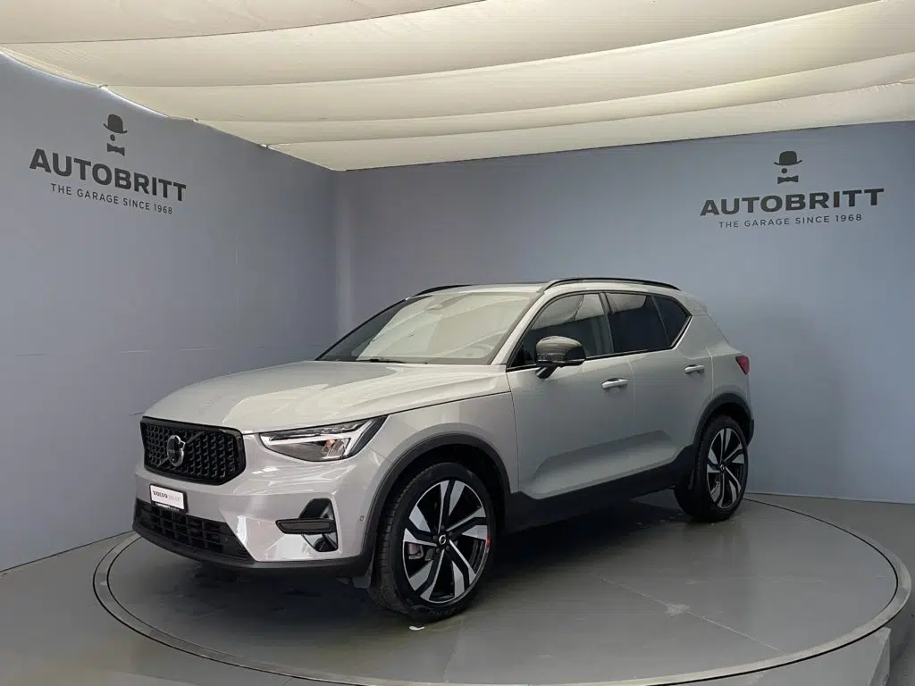 Volvo XC40 2.0 B3 MH Plus Dark
