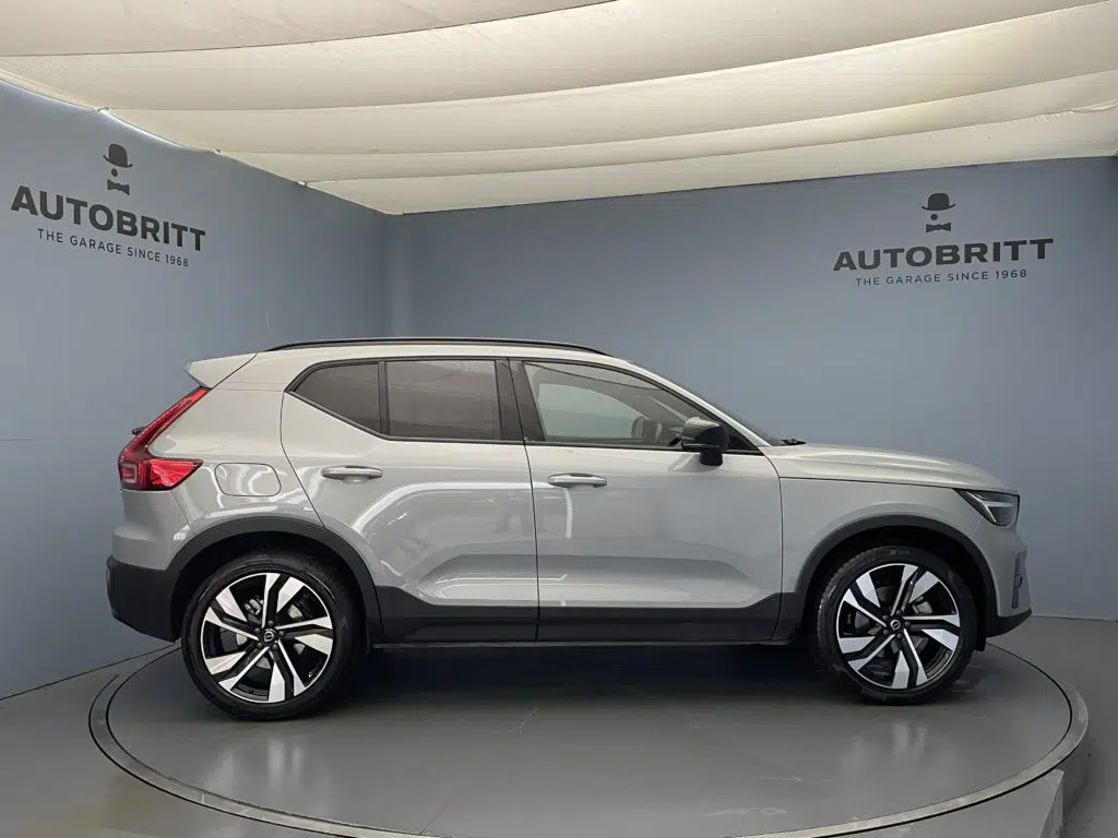 Volvo XC40 2.0 B3 MH Plus Dark