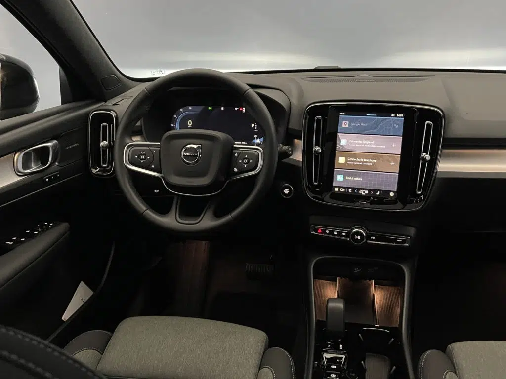 Volvo XC40 2.0 B3 MH Plus Dark