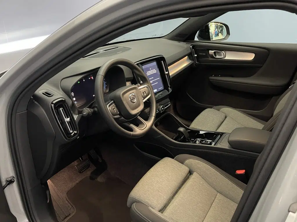 Volvo XC40 2.0 B3 MH Plus Dark