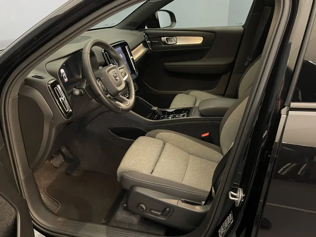 Volvo XC40 2.0 B3 MH Plus Dark