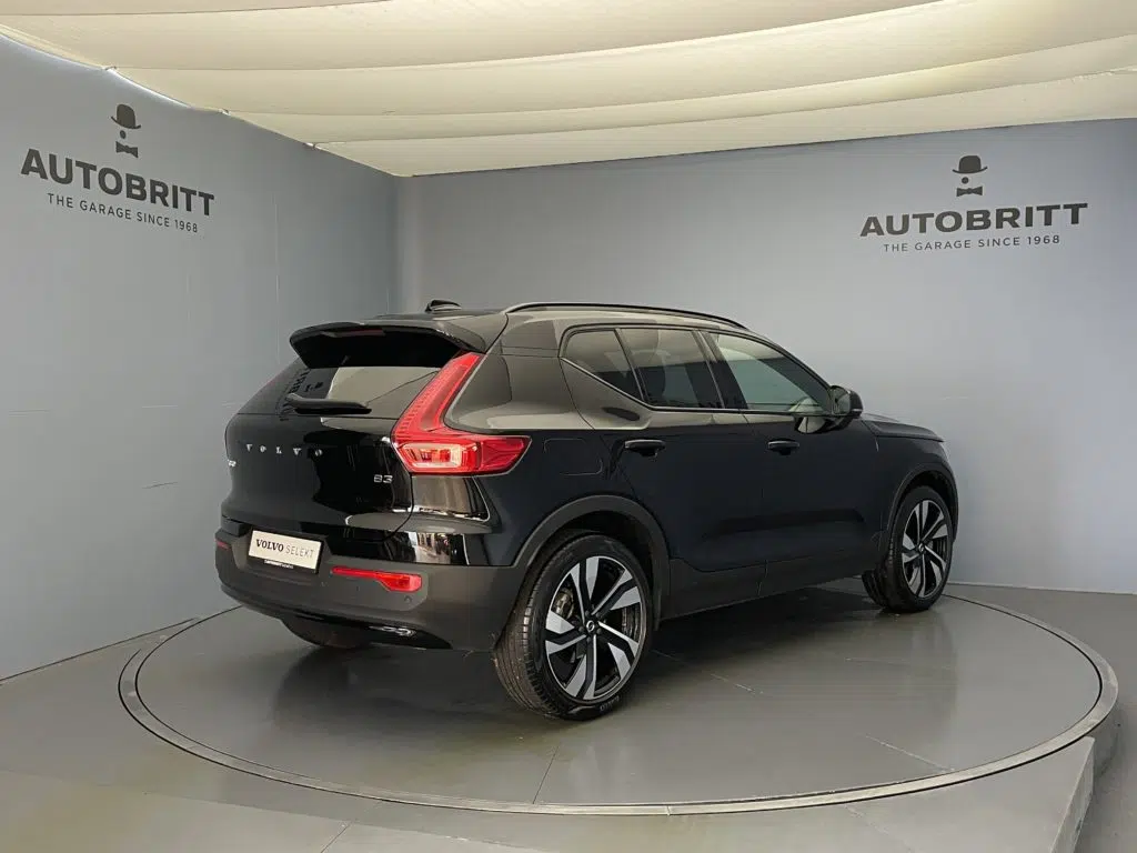 Volvo XC40 2.0 B3 MH Plus Dark